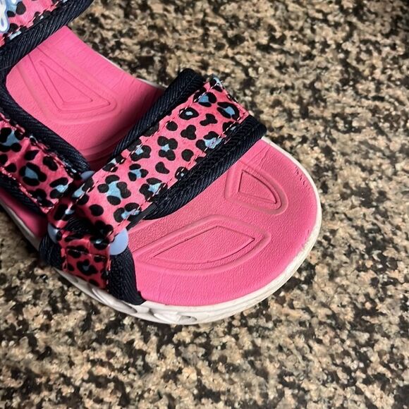 Big Girls SKECHERS HEART LIGHT UP SANDALS - Picture 7 of 8